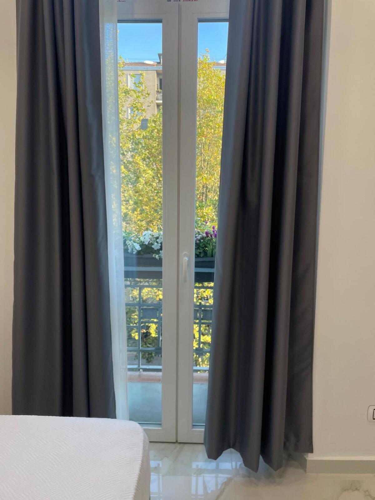 Nuovo In Viale Jenner, Luminoso E Strategico Apartment